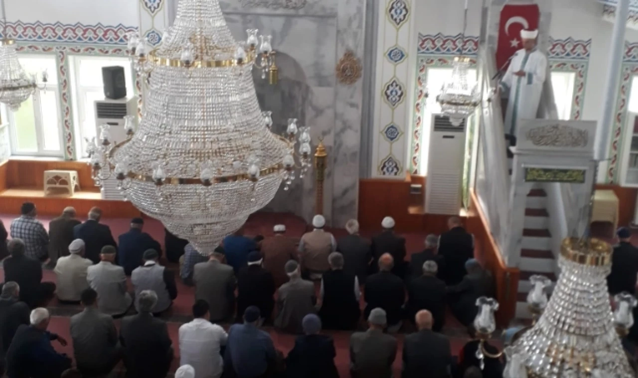 MİHRAP ve MİMBERLER GENÇLERLE SÜSLENDİ