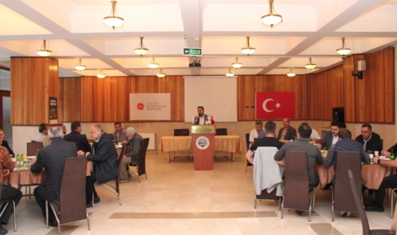 MÜFTÜ AYVAZ, HAL ESNAFI İLE YEMEKTE BULUŞTU