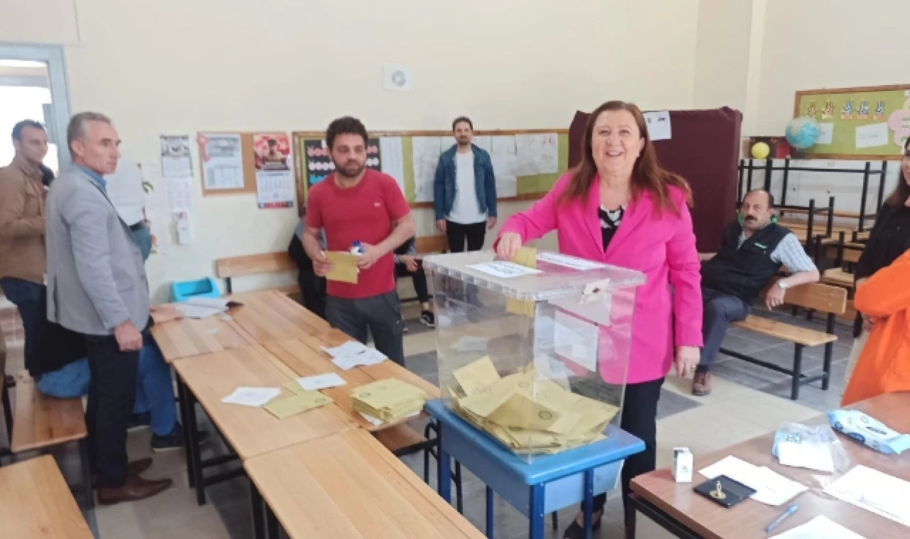 ÖZYOL OYUNU KULLANDI