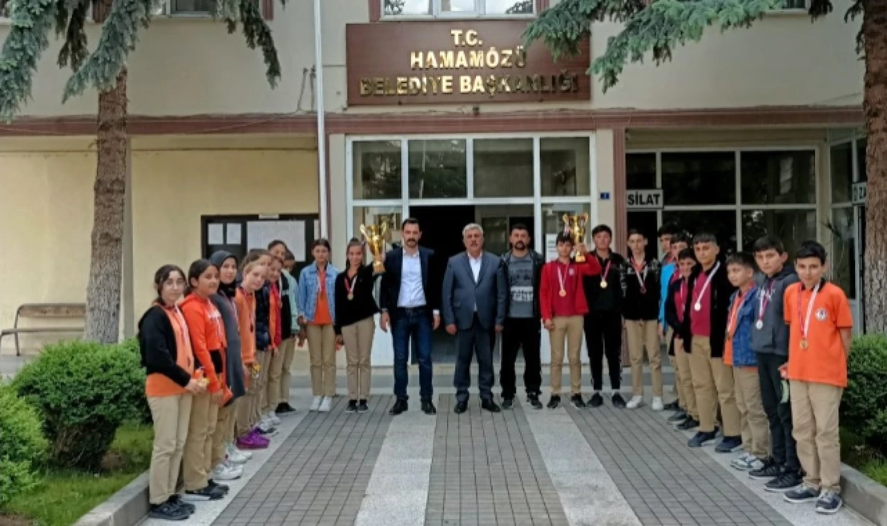 ŞAMPİYON OKÇULAR, BAŞKAN BAYRAKTAR’I ZİYARET ETTİ