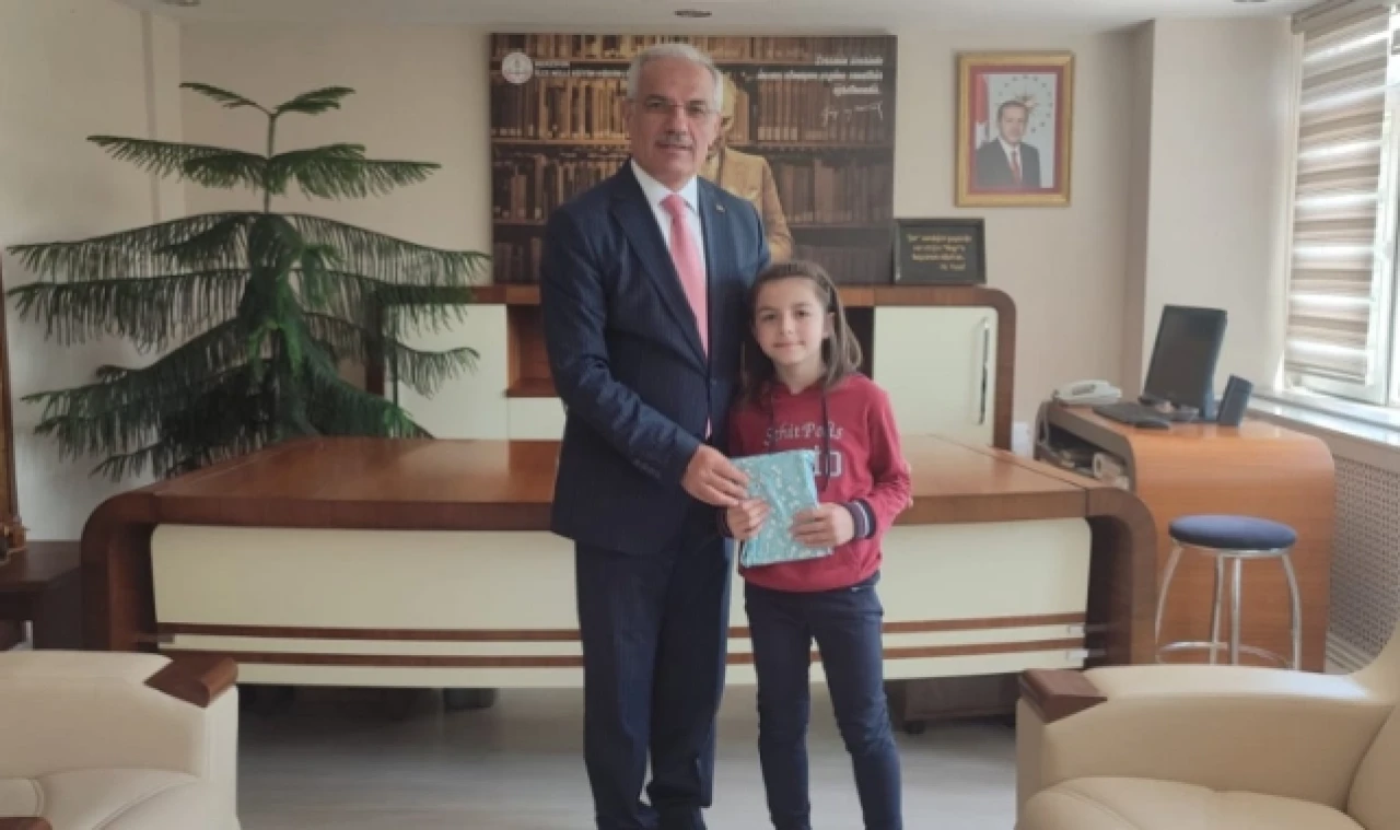 ŞAMPİYONU ÖDÜLLENDİRDİ