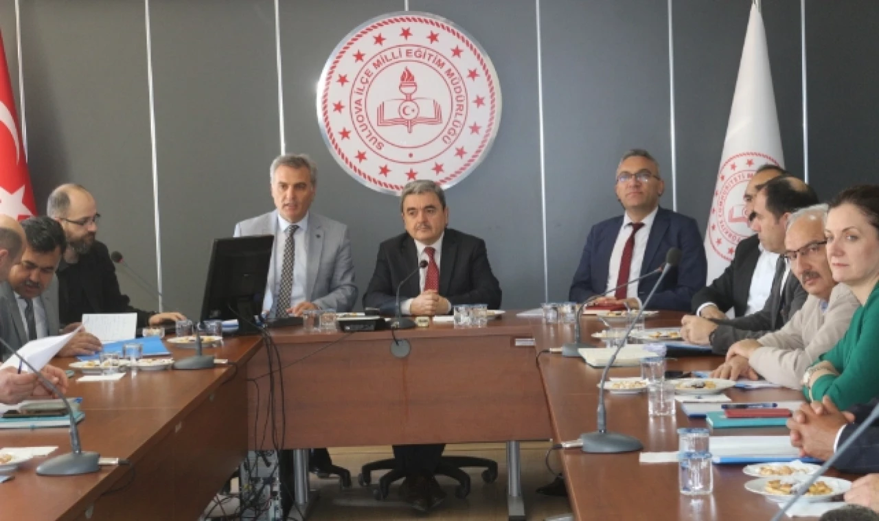 SULUOVA’DA LGS VE YKS DEĞERLENDİRME TOPLANTILARI YAPILDI
