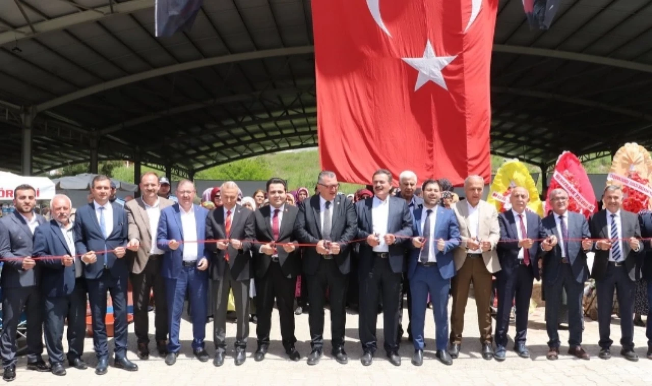 Taşova Belediyesi Yöresel Halk Pazarı'nın Açılışı Yapıldı