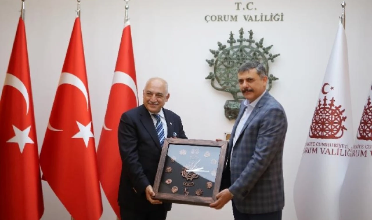 TFF Başkanı Büyükekşi, Çorum Valisi Çiftçi'yi ziyaret etti