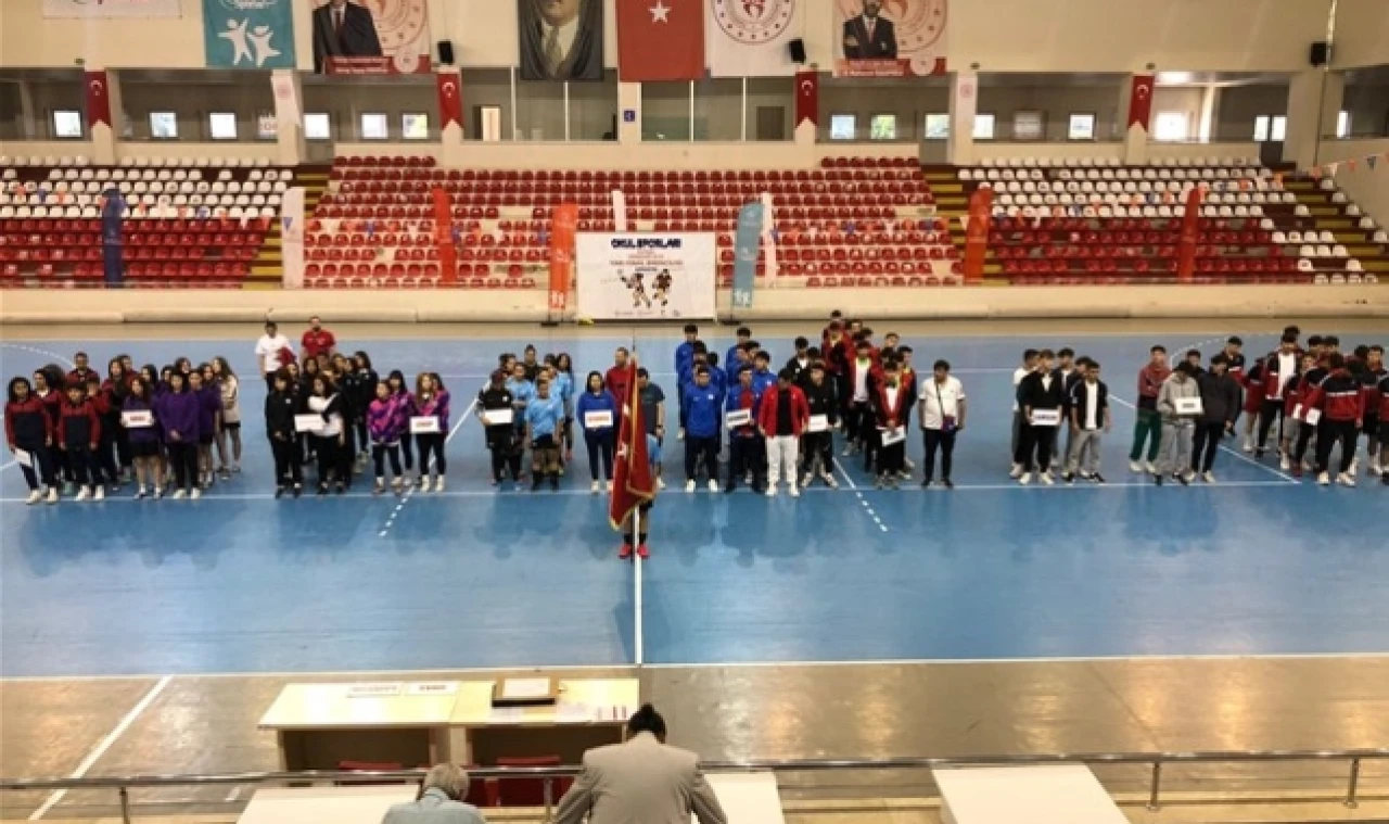 TÜRKİYE FUTSAL GENÇLER YARI FİNALLERİ AMASYA'YADA BAŞLADI