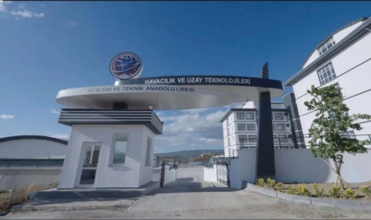 Türkiye'nin İlk Uzay ve Havacılık Teknoljileri Meslek Lisesi Açıldı