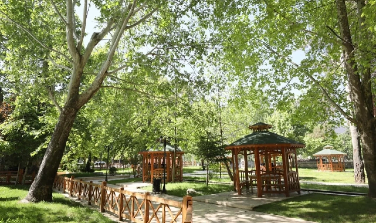 YEŞİL YENİCE SOSYAL TESİSLERİ AÇILIŞ İÇİN GÜN SAYIYOR