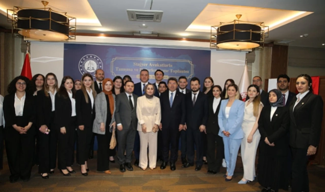 Adalet Bakanı Tunç, Stajyer Avukatların Taleplerini Dinledi
