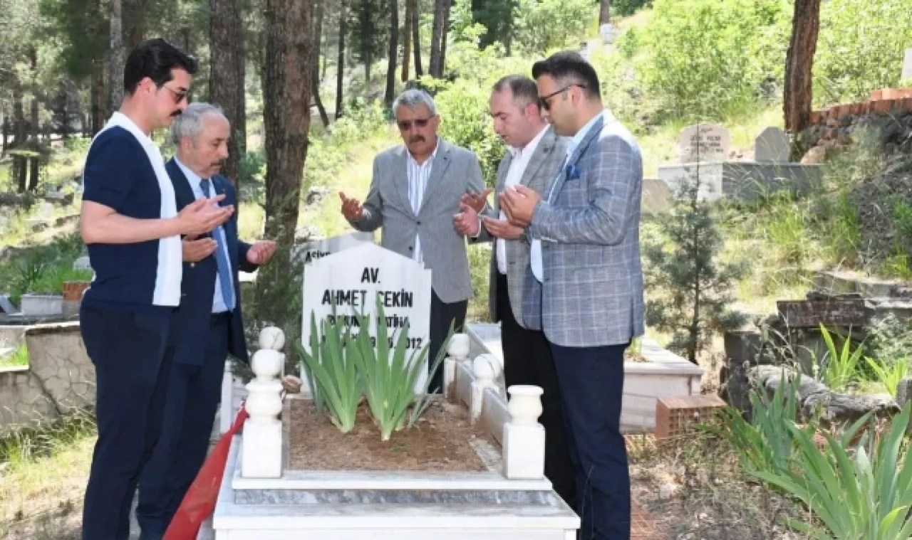 Ahmet Çekin Dualarla Anıldı.