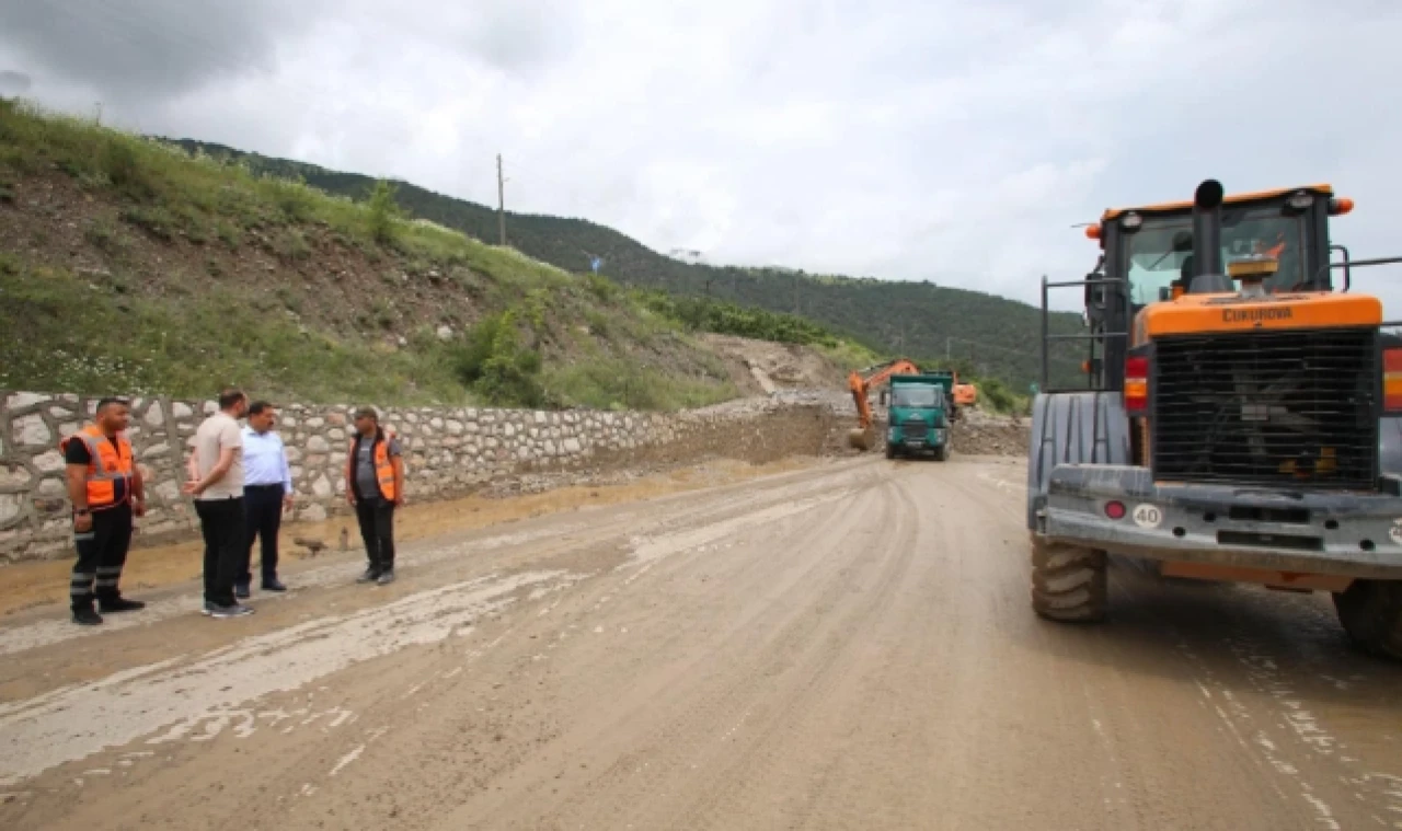 YOL AÇMA ÇALIŞMALARINI YERİNDE İNCELEDİ