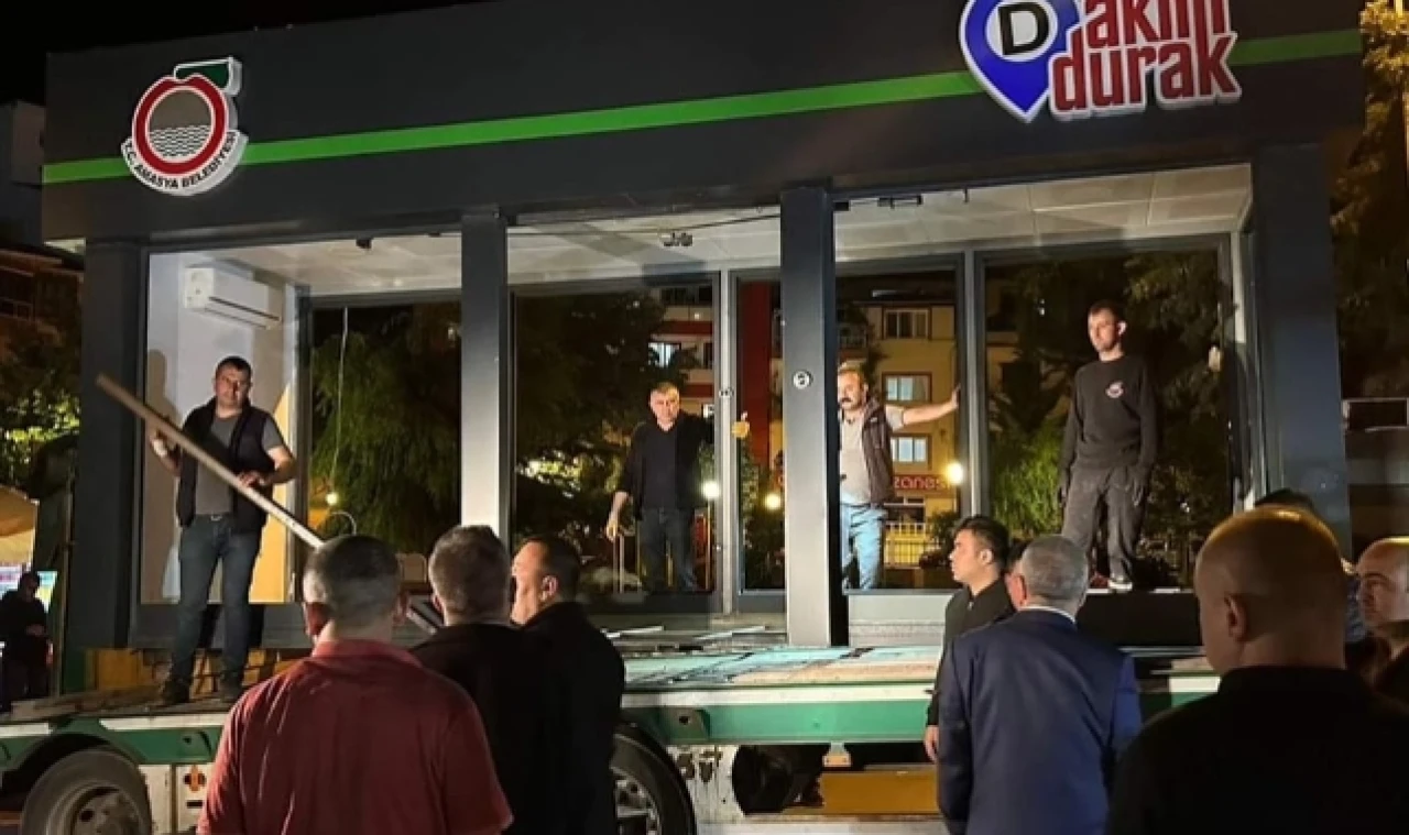 ÇELİK, AKILLI DURAK ÇALIŞMALARINI İNCELEDİ