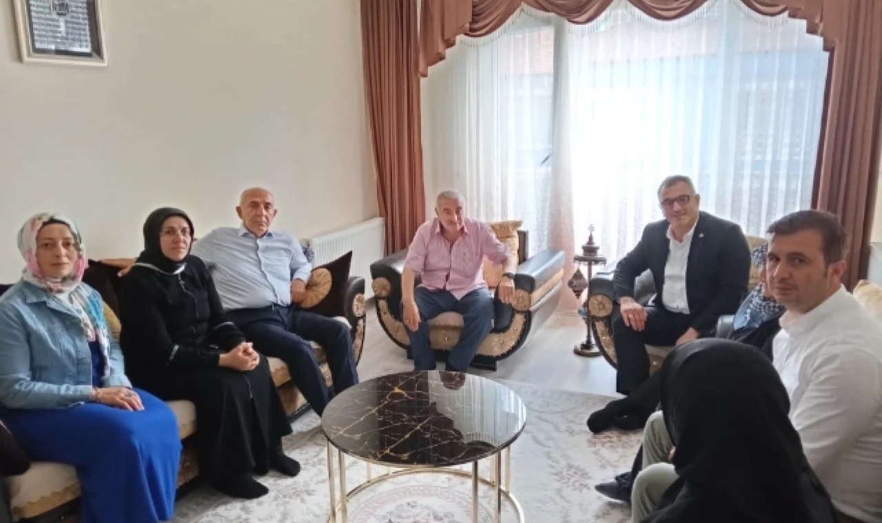 ÇİLEZ’DEN ŞEHİT AİLELERİNE ZİYARET