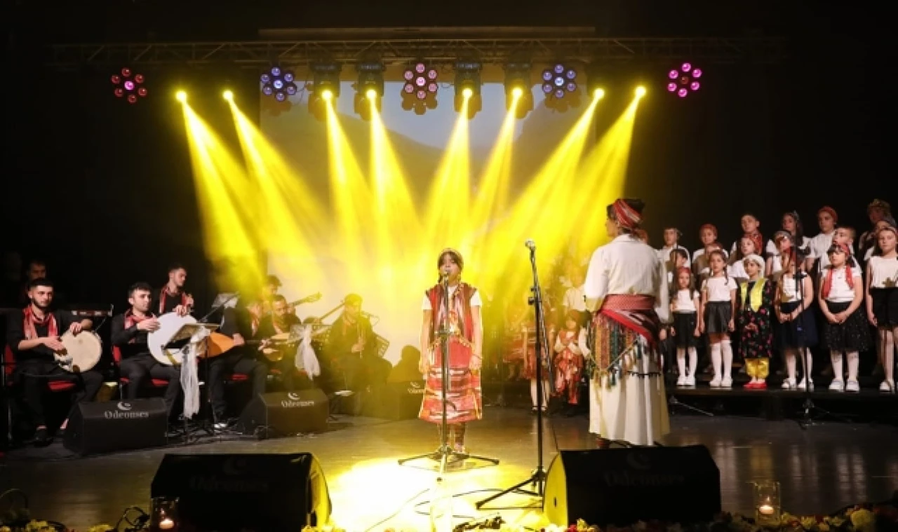 ÇOCUK KOROSUNDAN BÜYÜK PERFORMANS