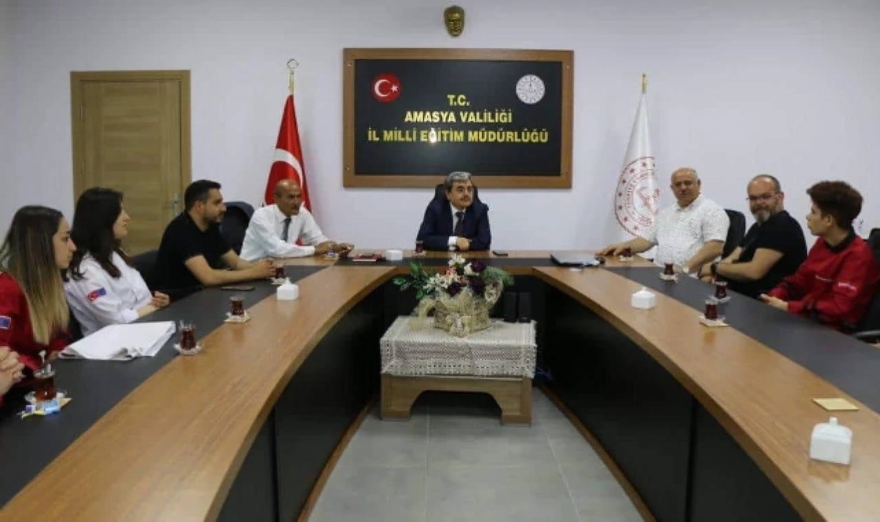 EĞİTİMLERİNİ TAMAMLAYAN ÖĞRENCİLER TÜRKMEN'İ ZİYARET ETTİ