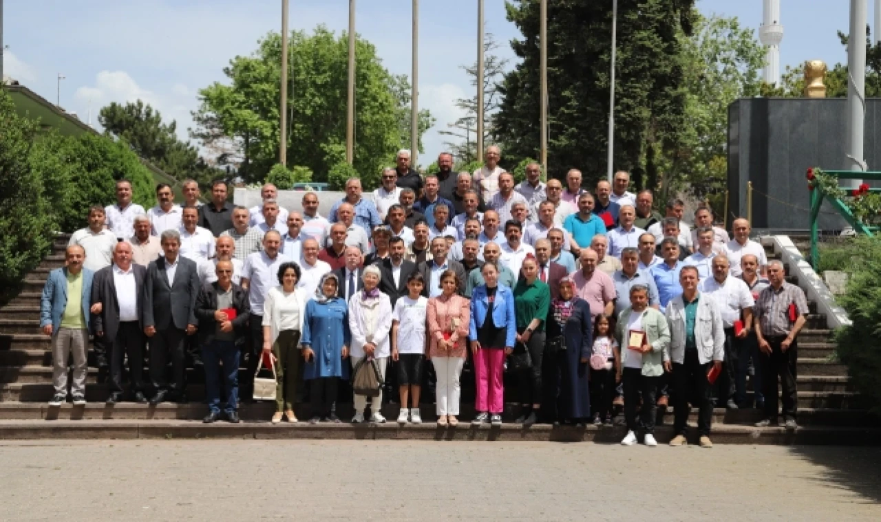 EMEKLİ PERSONELLER İÇİN VEDA YEMEĞİ DÜZENLENDİ