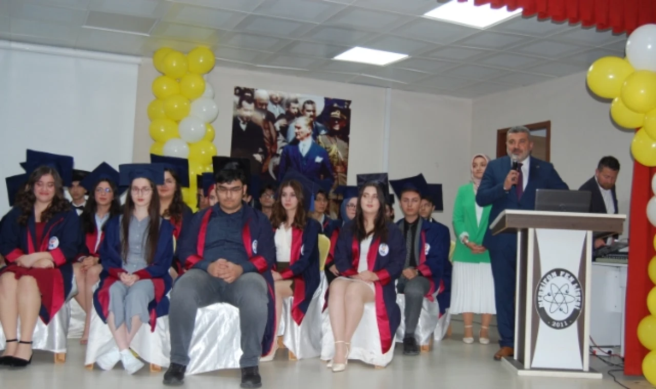 FEN LİSESİ 9. DÖNEM MEZUNLARINI VERDİ