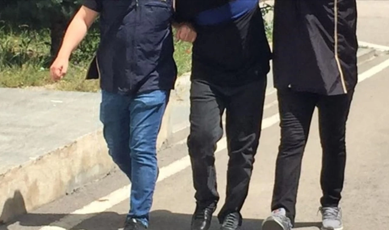 FETÖ YÖNETİCİSi YAKALANDI