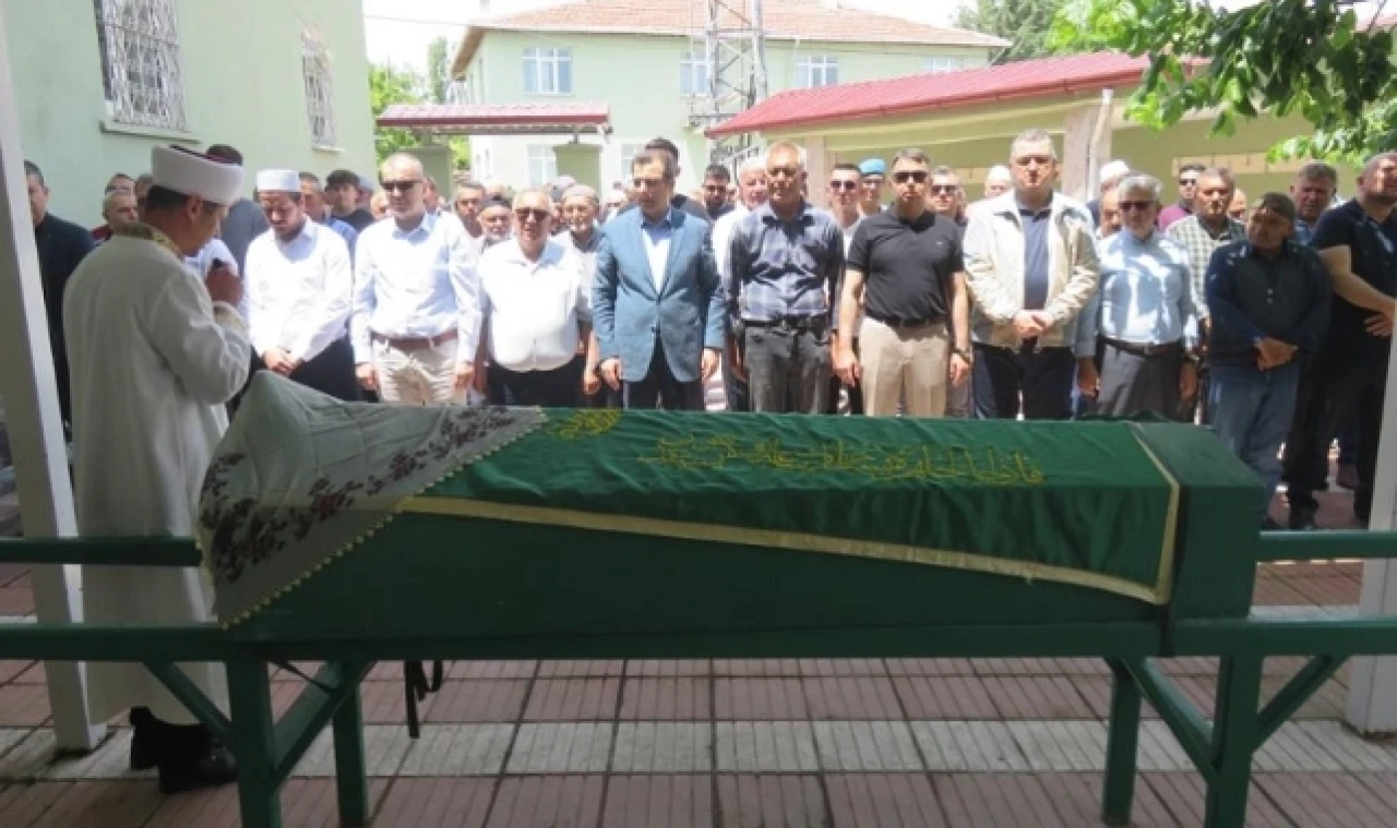 GÜLDOĞAN, HATİCE KESİKBAŞ'IN CENAZESİNE KATILDI