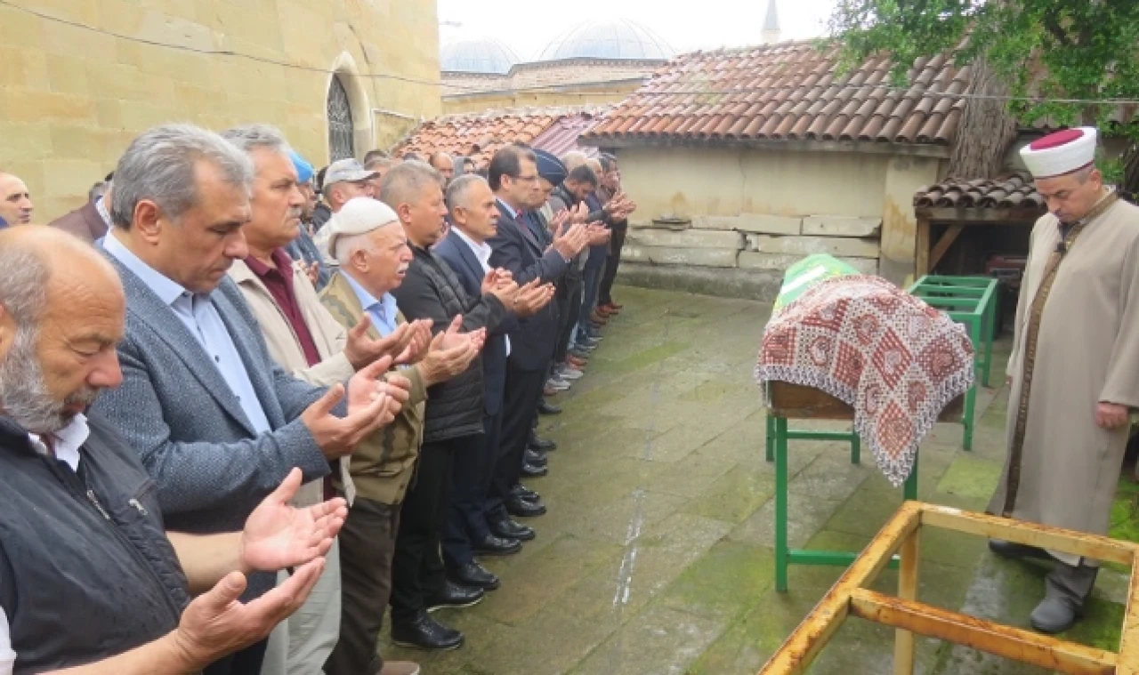 GÜLDOĞAN, RAGİBE ÇELİK'İN CENAZESİNE KATILDI