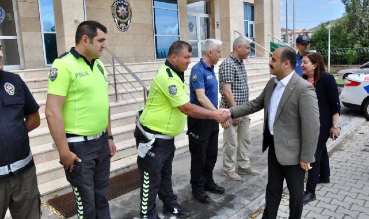 Gümüşhacıköy’de Bayramlaşma Töreni Düzenlendi.