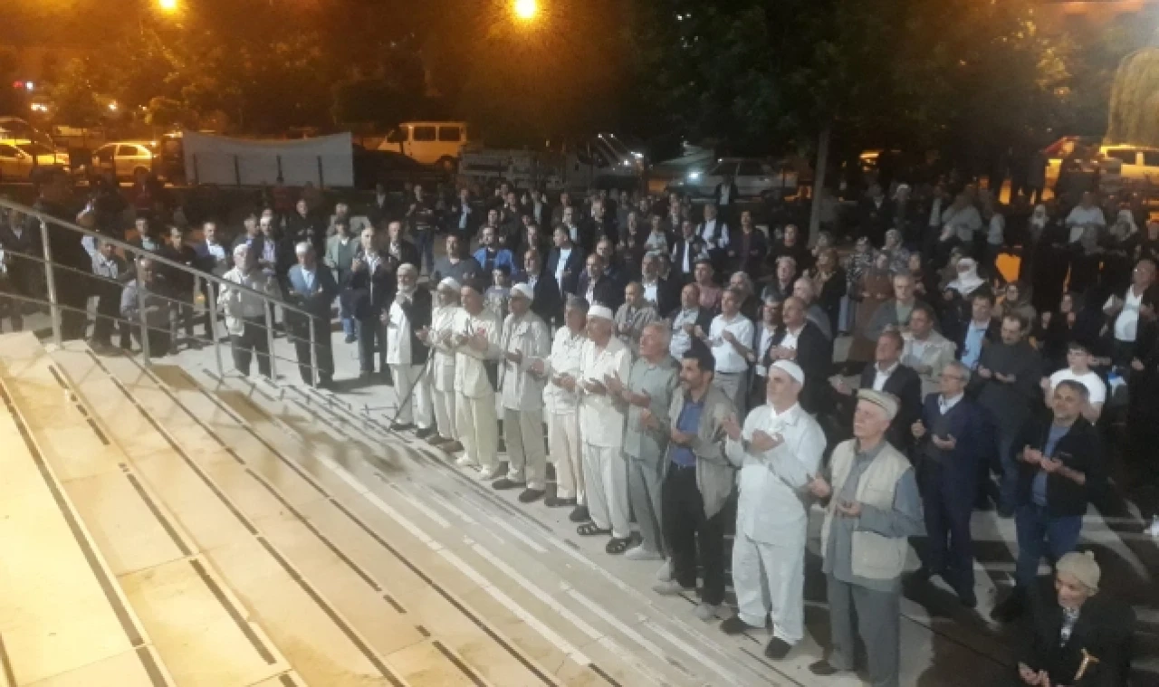 HACI ADAYLARI DUALARLA UĞURLANDI