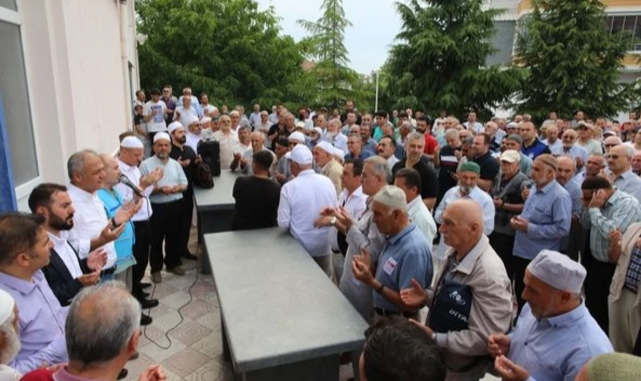 HACI ADAYLARI KUTSAL TOPRAKLARA DUALARLA UĞURLANDI
