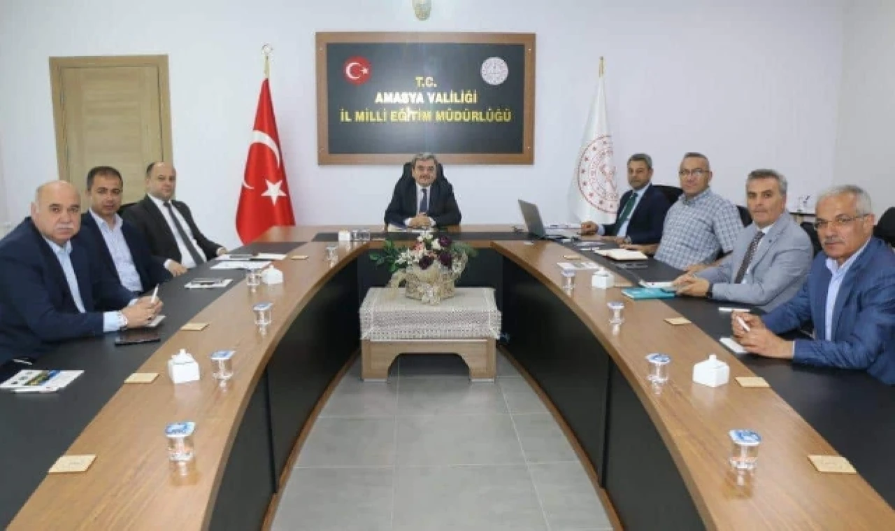 İLÇE MİLLİ EĞİTİM MÜDÜRLERİ İLE LGS TOPLANTISI YAPILDI