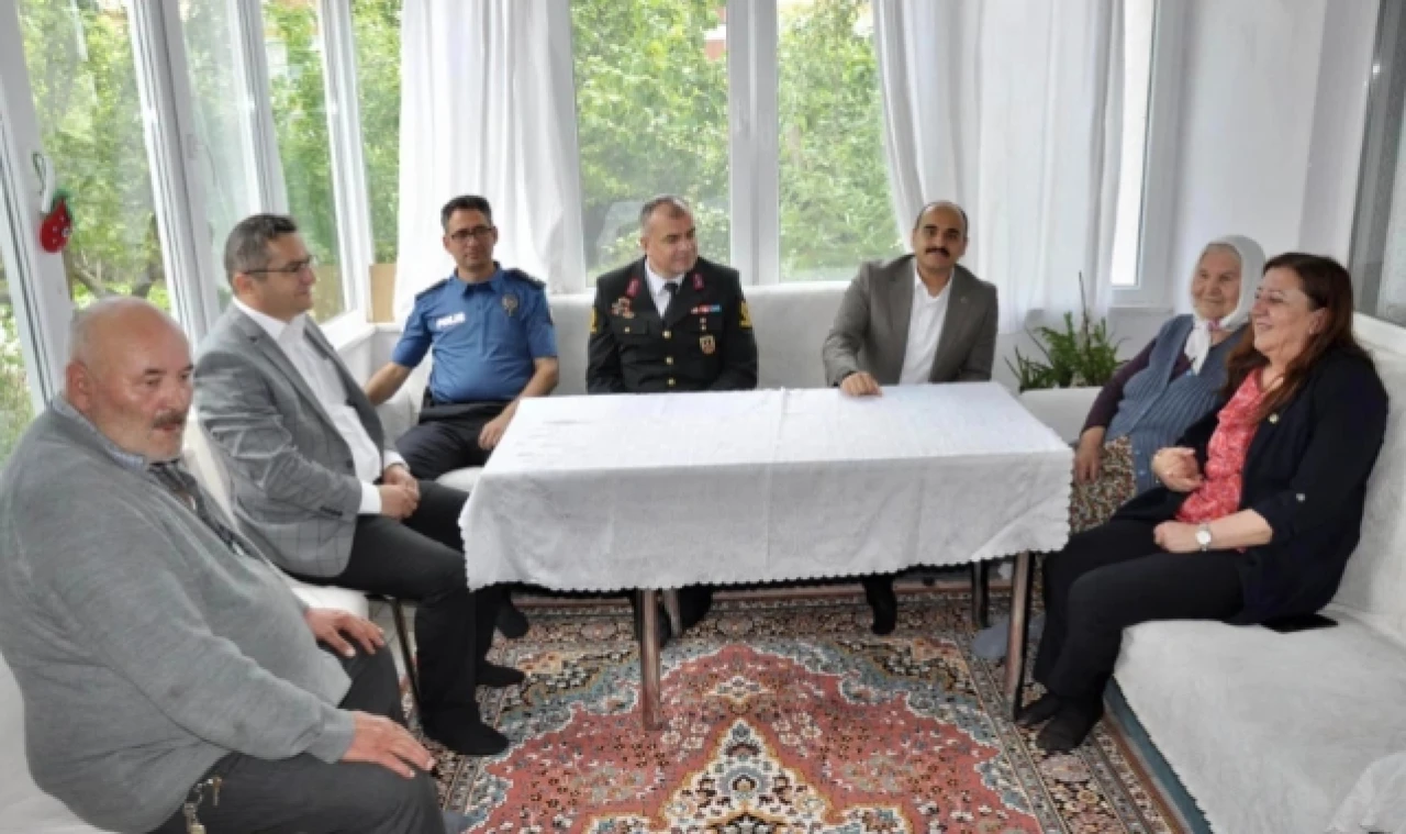İlçe Protokolünden Ailelere Bayram Ziyareti