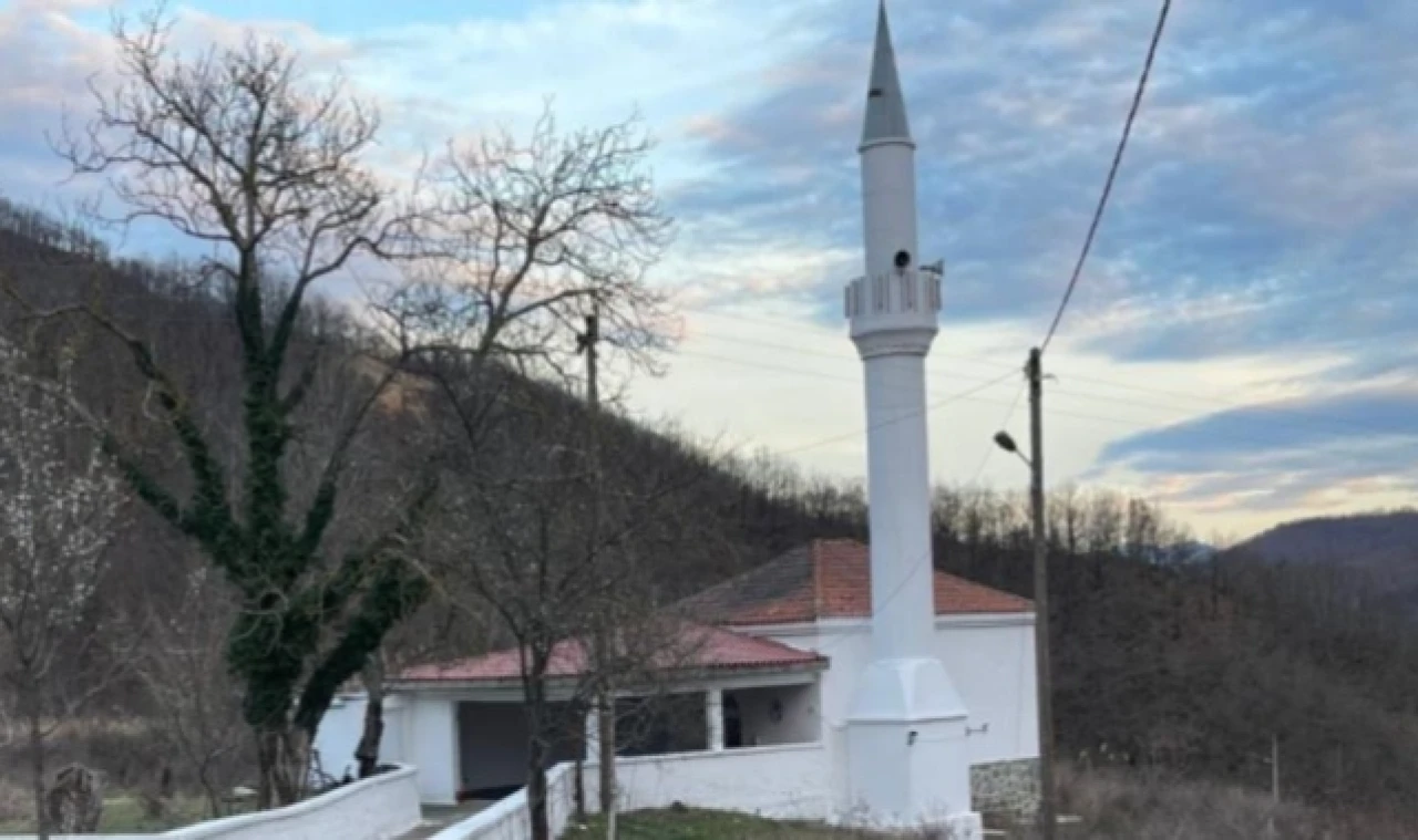 KUR'AN-I KERİM YIRTAN SALDIRGAN GÖZALTINA ALINDI