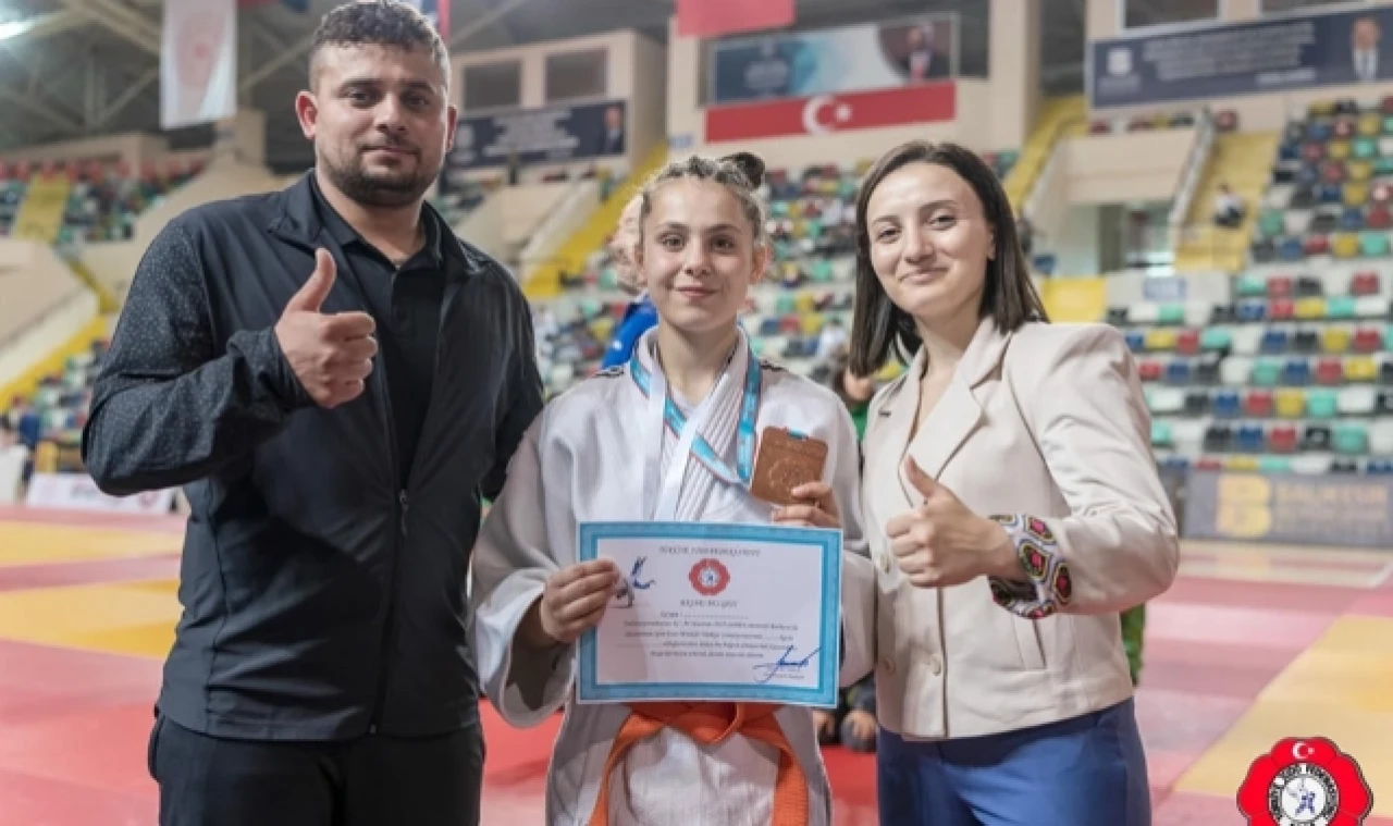 ŞAMPİYONADAN BRONZLA DÖNDÜK