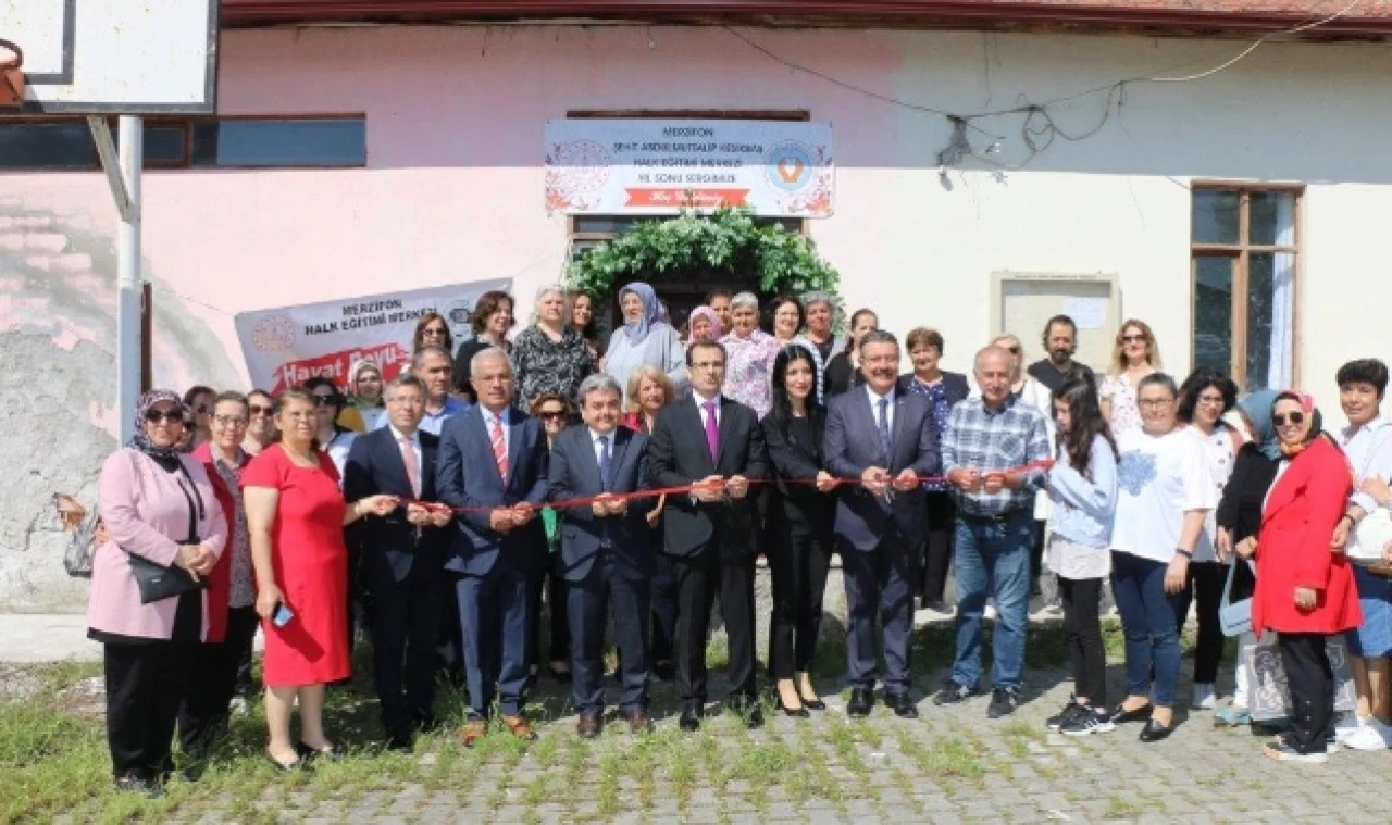 SARIKÖY'DE YIL SONU SERGİSİ AÇILDI