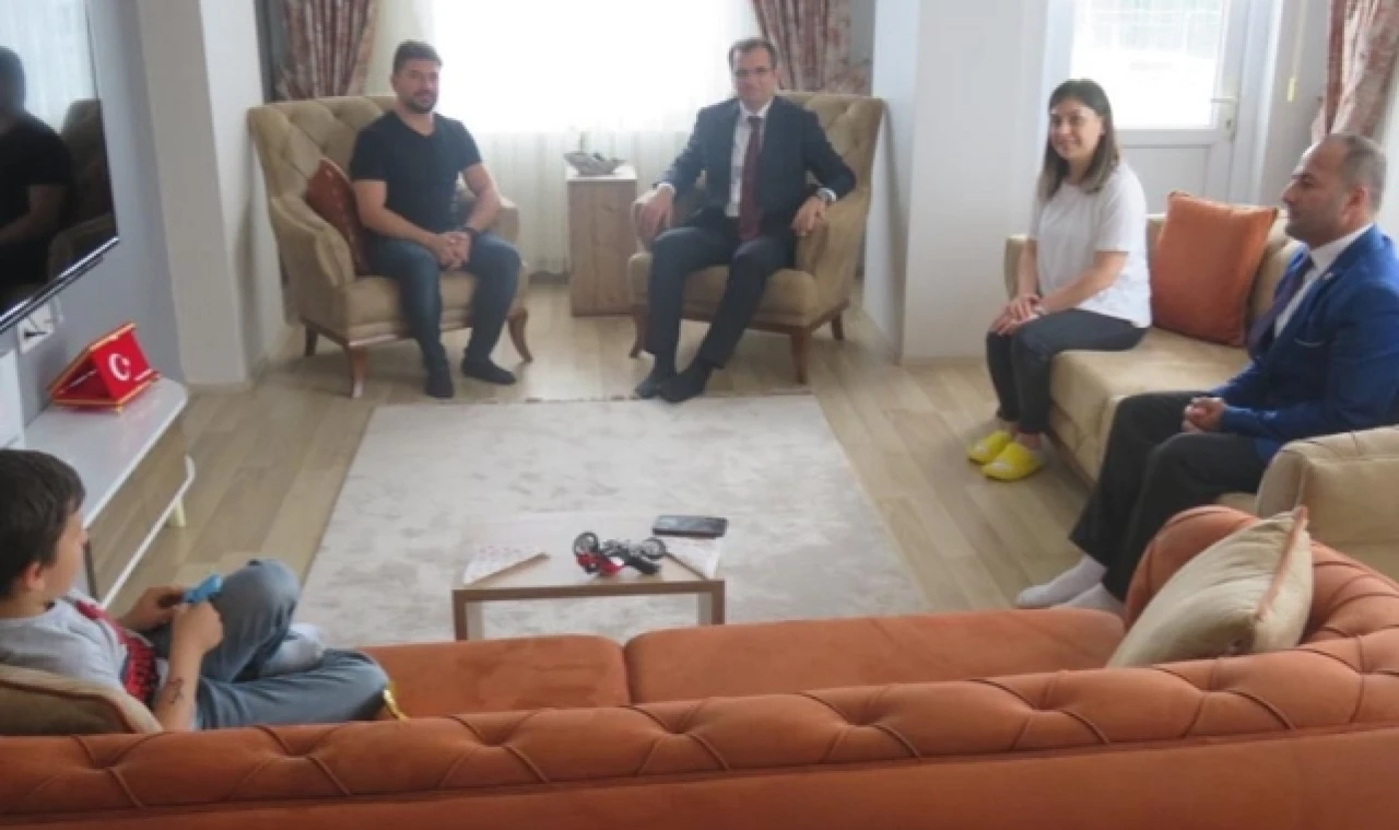ŞEHİT YAKINI VE GAZİLERİMİZİN YANINDAYIZ