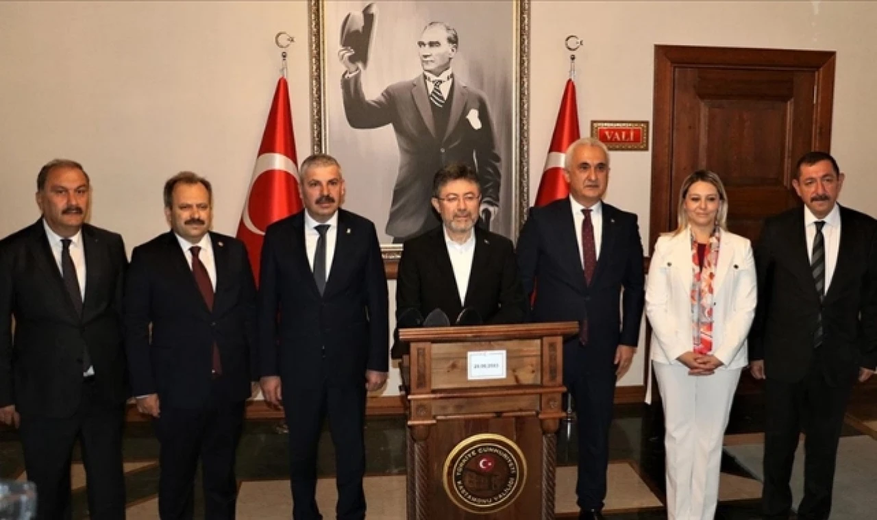 Tarım ve Orman Bakanı Yumaklı'dan orman yangınlarına karşı uyarı