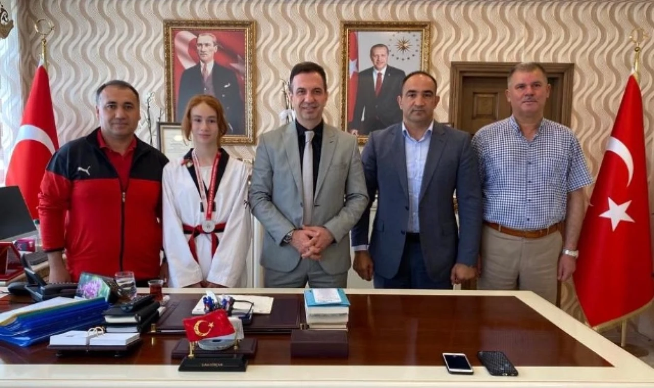 TÜRKİYE 2.'Sİ SPORCUYU ALTINLA ÖDÜLLENDİRDİ