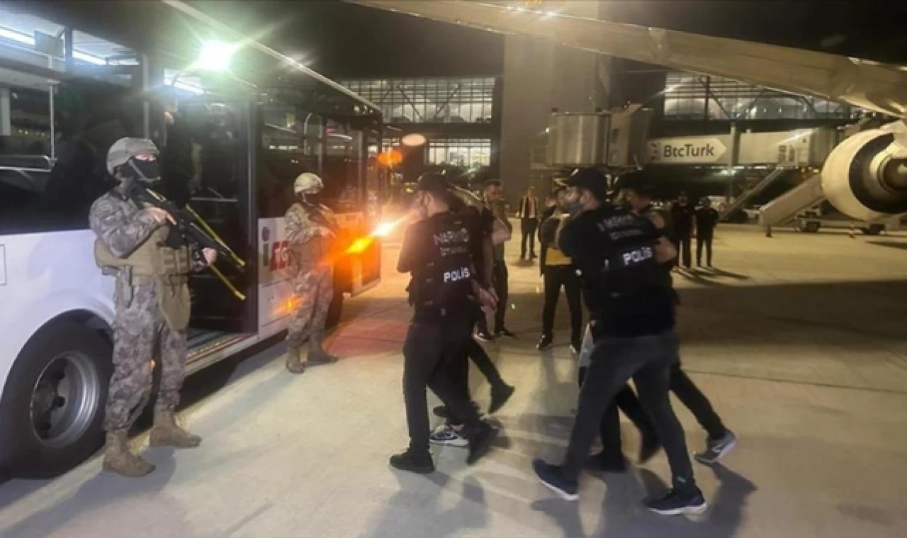 Uyuşturucu Tacirlerine Yönelik Operasyonda 2'si Kırmızı Bültenle Aranan 34 Şüpheli Yakalandı