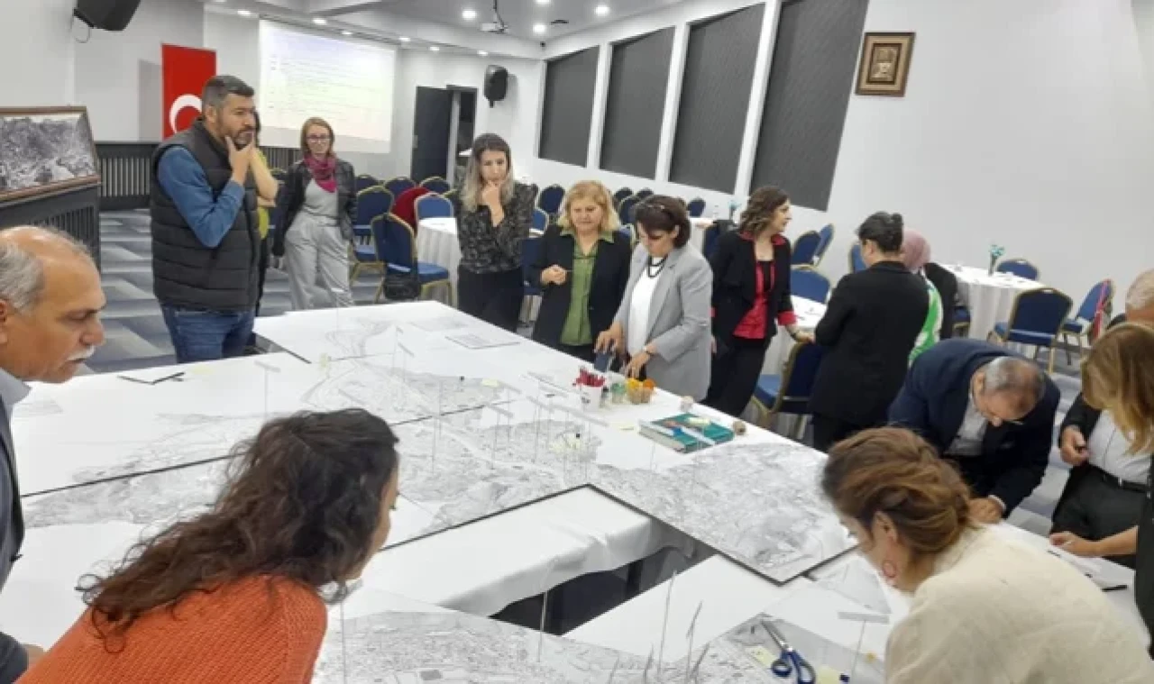 YAPAY ZEKA VE TURİZM TEMALI ÇALIŞTAY DÜZENLENDİ 