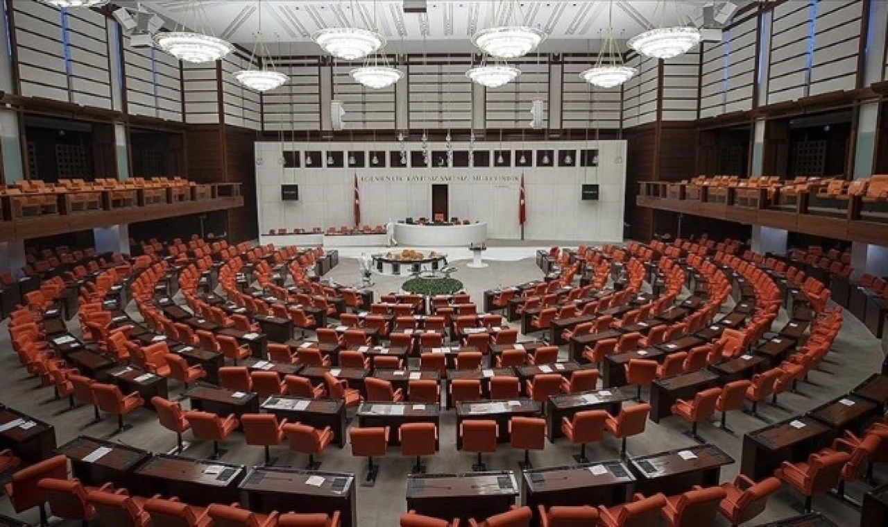YENİ YASAMA DÖNEMİNDE GÖZLER MECLİS'TE OLACAK