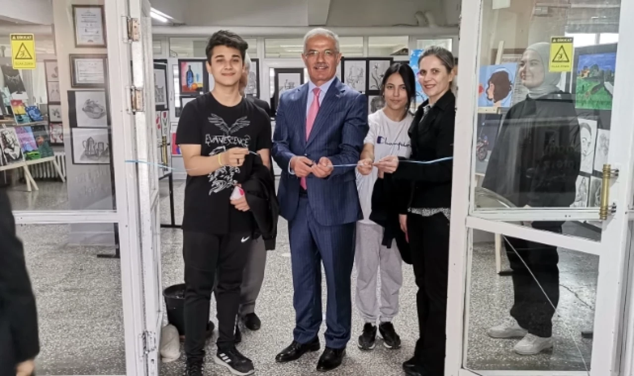 YOZGAT, RESİM SERGİSİNE KATILDI 