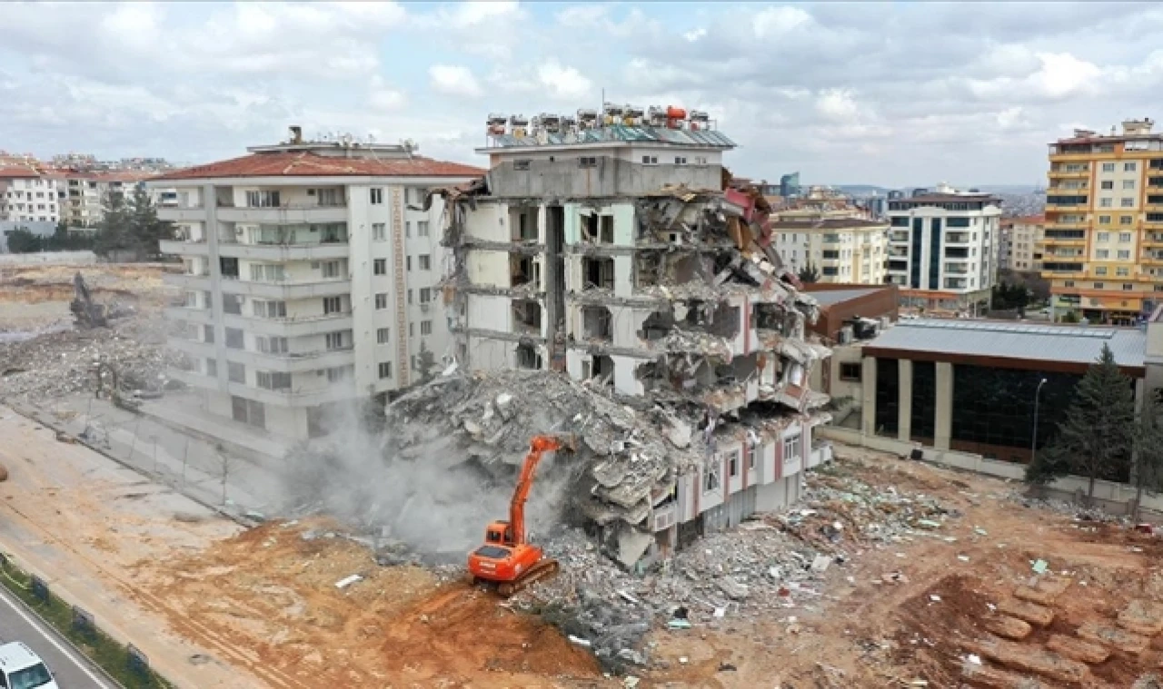 25 kişinin öldüğü apartmanda projeye uyulmamış