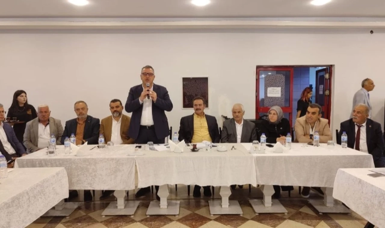 Ak Parti Milletvekilleri Muhtarlarla bir araya geldi