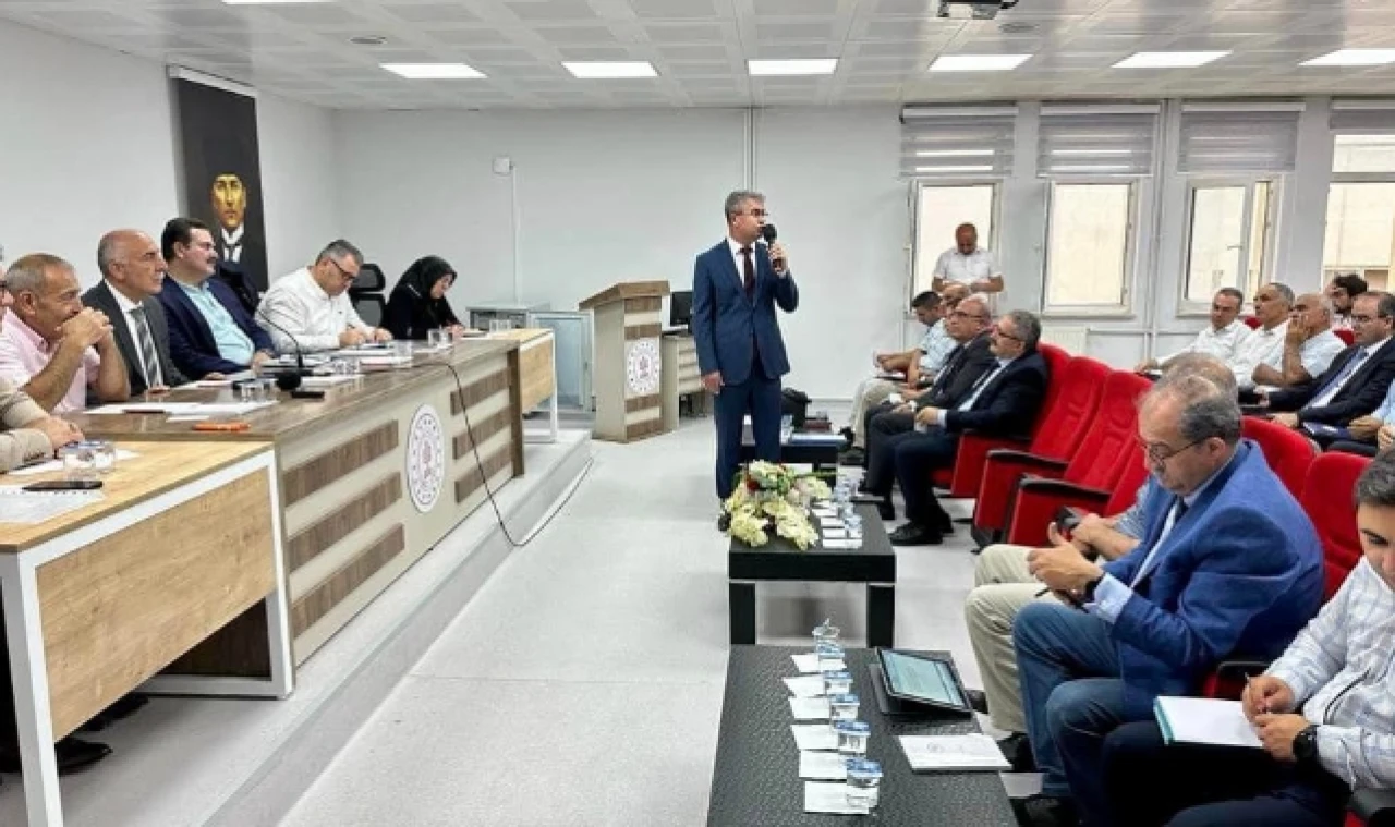 Ak Parti Milletvekilleri Muhtarlarla buluşmaya devam ediyor