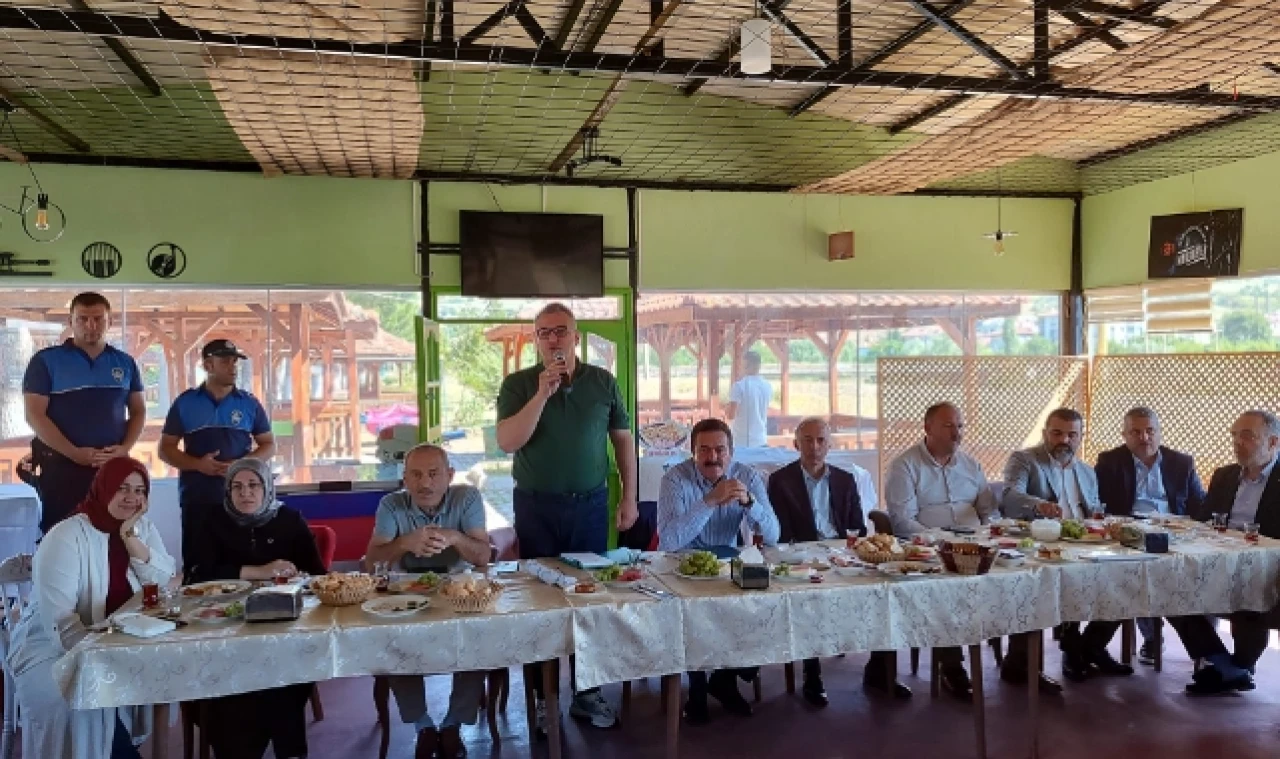 Ak Parti Milletvekilleri Taşova'da Muhtarlarla bir araya geldi