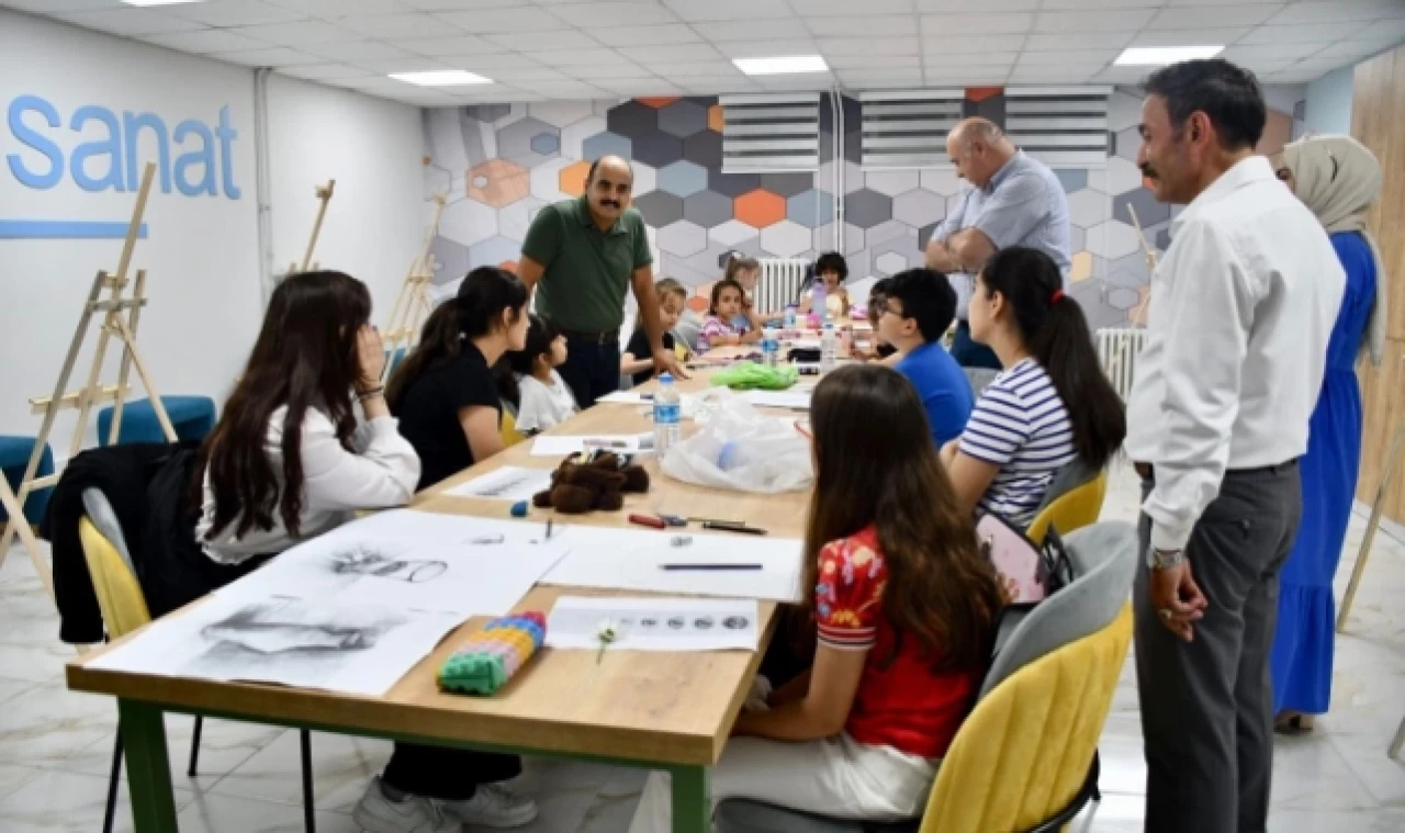 Altınöz'den Halk Eğitim Merkezine Ziyaret 