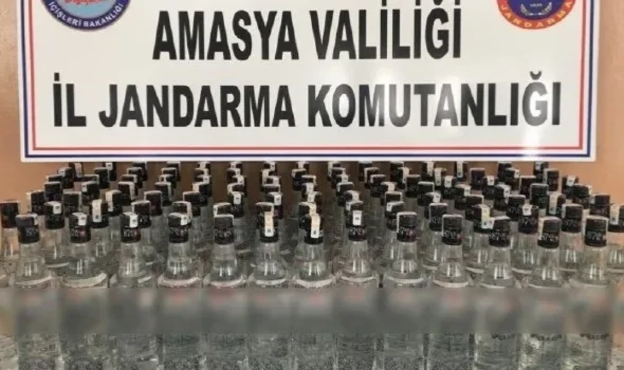 Araçta kaçak içki ele geçirildi
