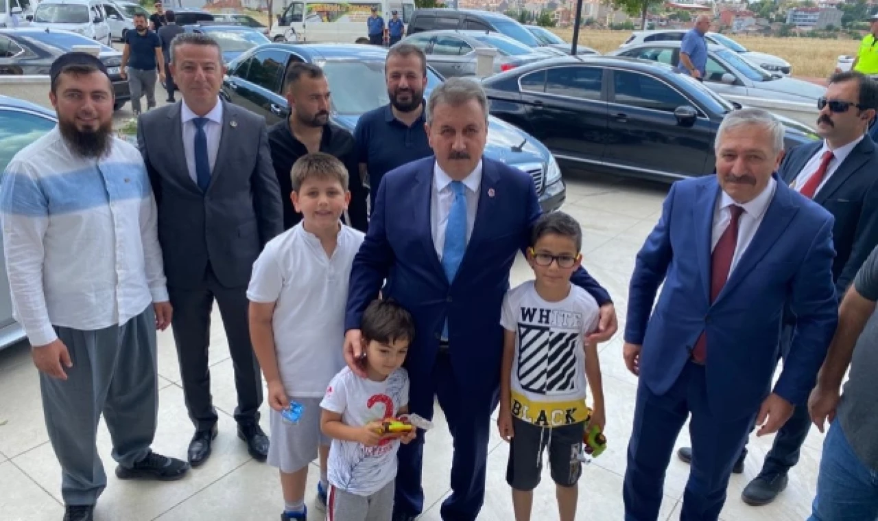 BBP Lideri Destici çocukları sevindirdi