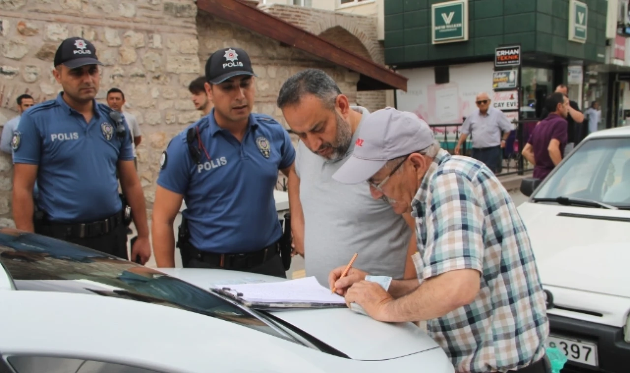 Bulduğu 10 bin TL’yi sahibine ulaştırdı