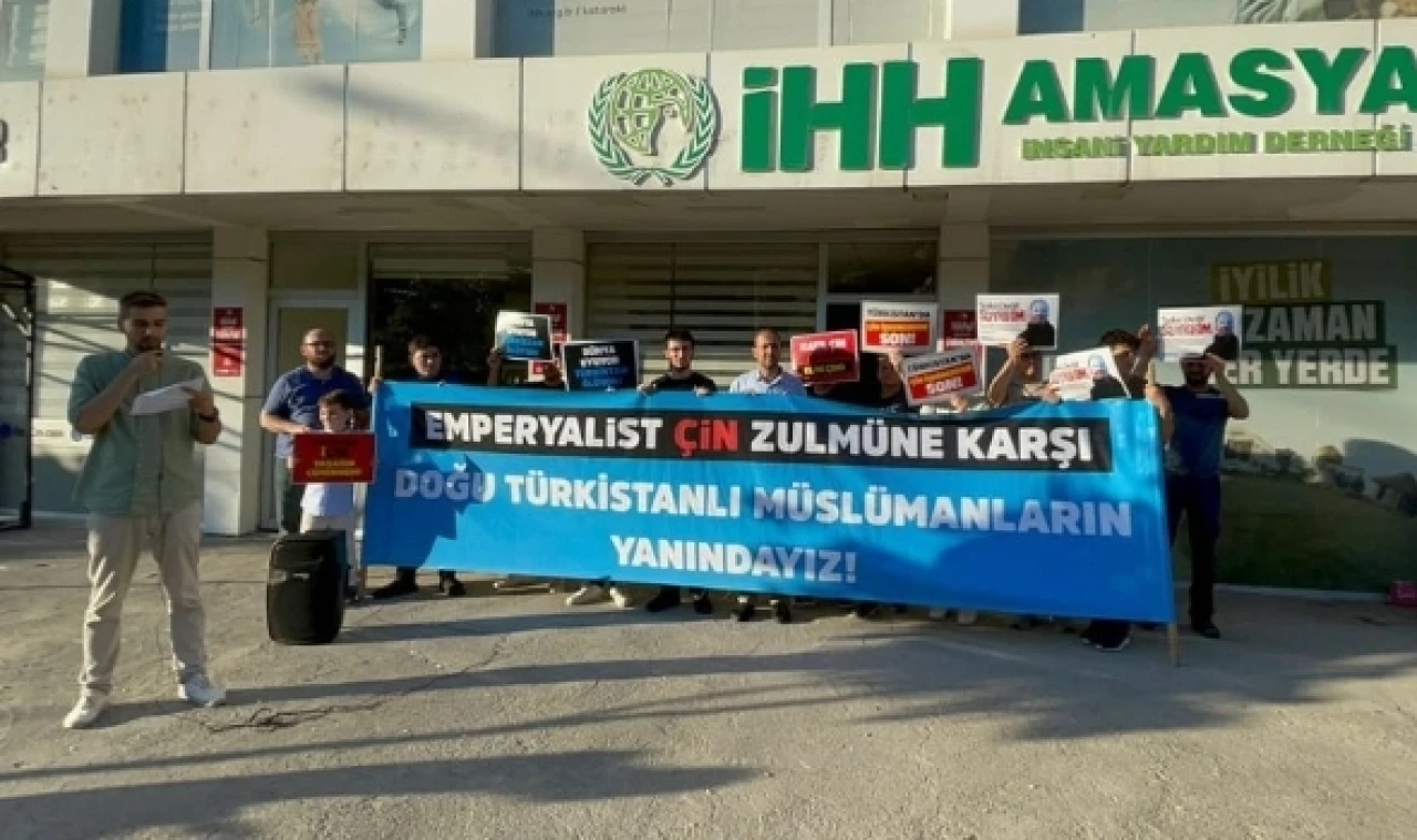 "Çin Zulmüne Karşı Doğu Türkistanlı Müslümanların Yanındayız"