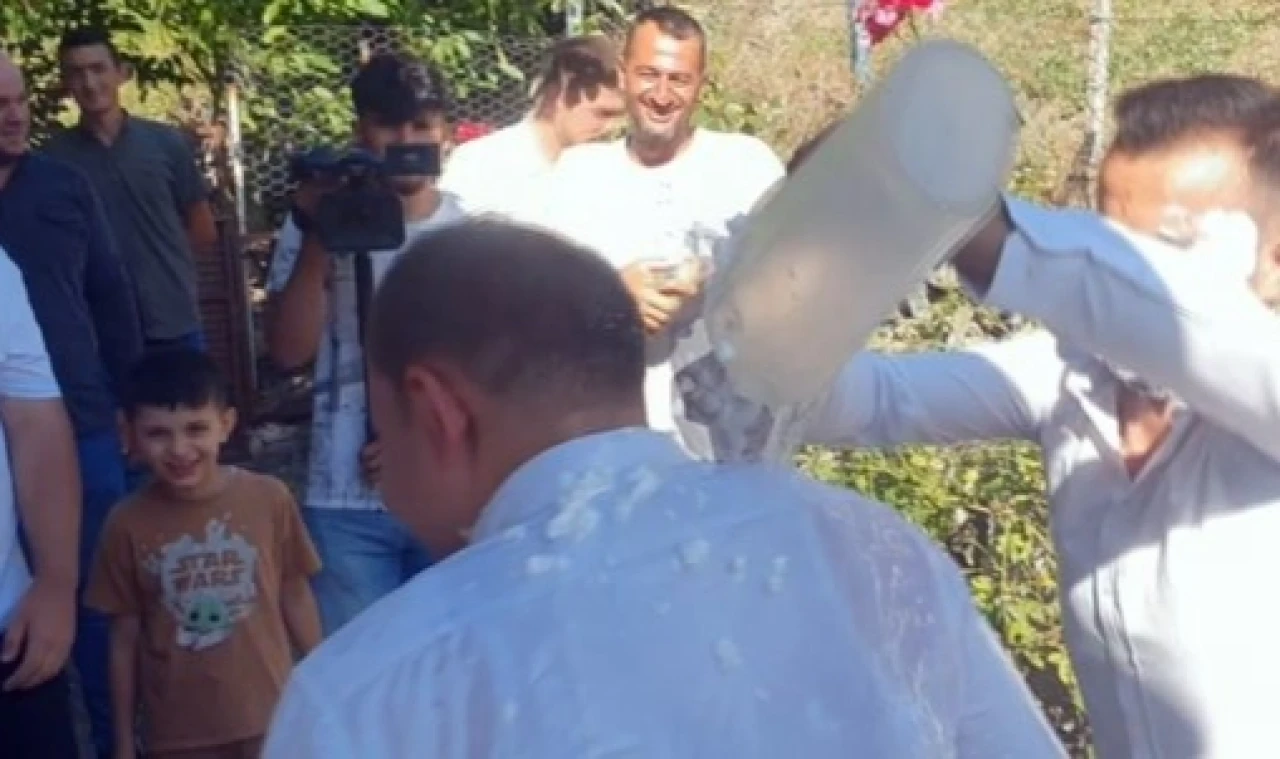 Geleneksel Köy Düğününde Damat Hamamı