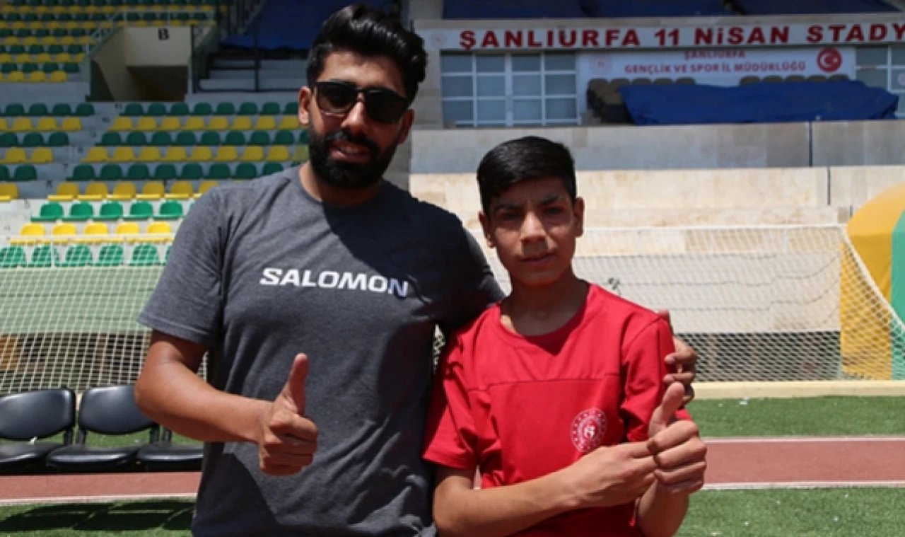 Görme engelli atlet Ali Aslan'ın hayallerini ay-yıldızlı forma süslüyor