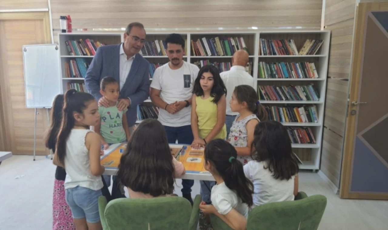 Eken, Göynücek kütüphanesine ziyaret etti